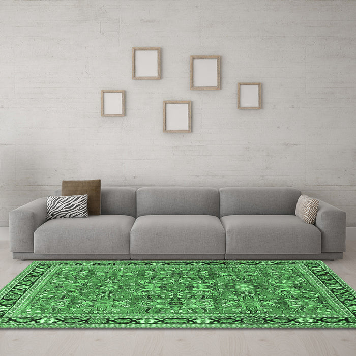 Machine Washable Persian Emerald Green Traditional Area Rugs in a Living Room,, wshtr4068emgrn