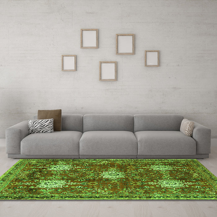 Machine Washable Persian Green Traditional Area Rugs in a Living Room,, wshtr4071grn