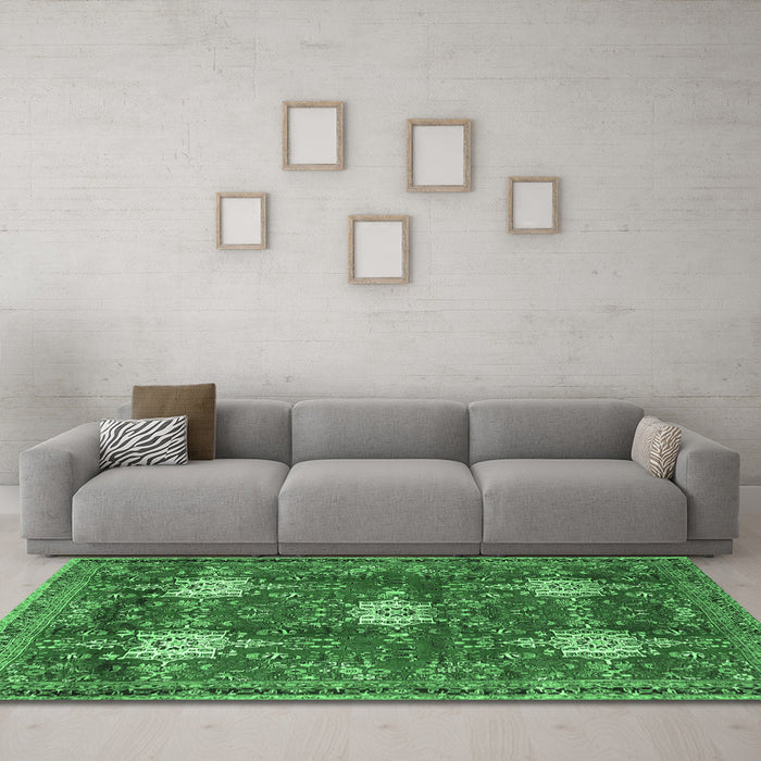 Machine Washable Persian Emerald Green Traditional Area Rugs in a Living Room,, wshtr4071emgrn