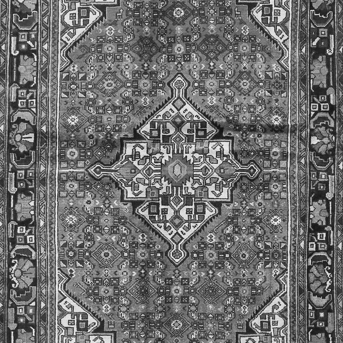 Serging Thickness of Machine Washable Persian Gray Traditional Rug, wshtr4073gry