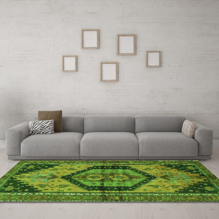 Machine Washable Persian Green Traditional Area Rugs in a Living Room,, wshtr4075grn