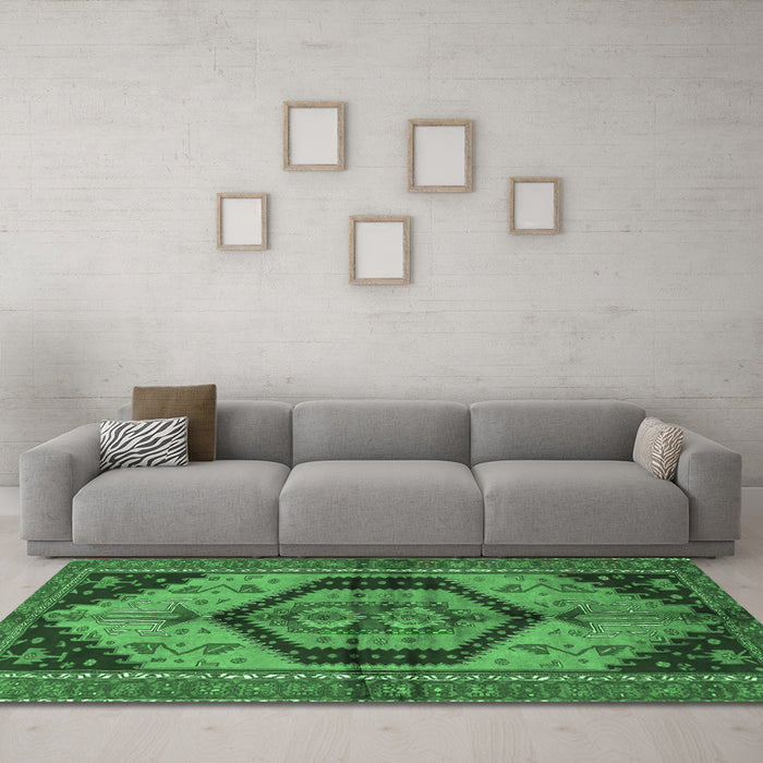 Machine Washable Persian Emerald Green Traditional Area Rugs in a Living Room,, wshtr4075emgrn