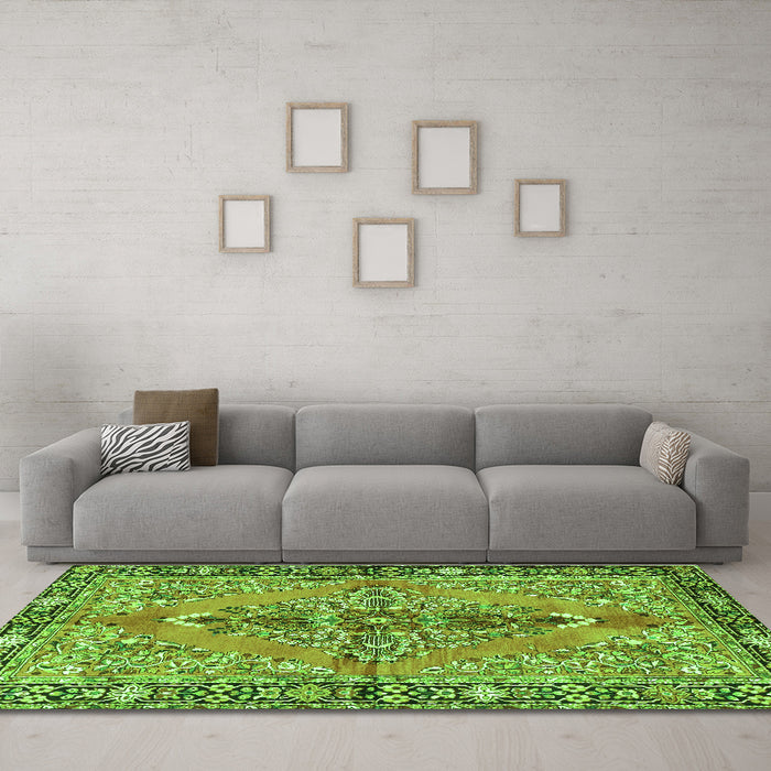 Machine Washable Medallion Green Traditional Area Rugs in a Living Room,, wshtr4077grn