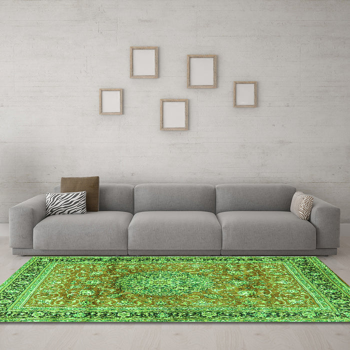 Machine Washable Medallion Green Traditional Area Rugs in a Living Room,, wshtr4078grn
