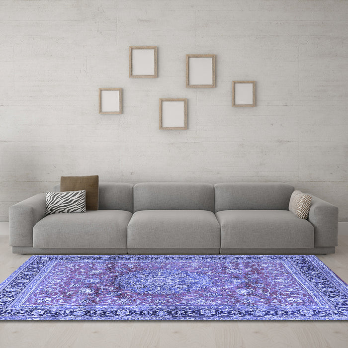 Machine Washable Medallion Blue Traditional Rug in a Living Room, wshtr4078blu