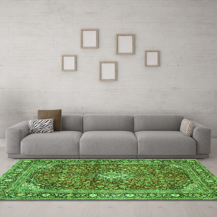 Machine Washable Medallion Green Traditional Area Rugs in a Living Room,, wshtr4079grn
