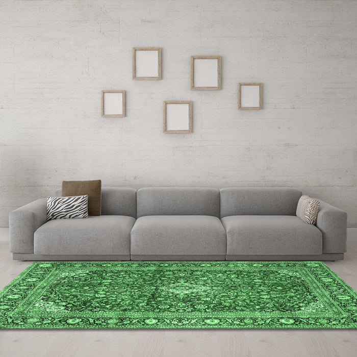 Machine Washable Medallion Emerald Green Traditional Area Rugs in a Living Room,, wshtr4079emgrn