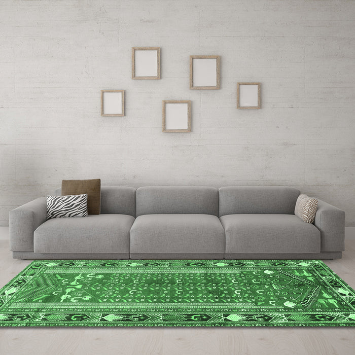 Machine Washable Persian Emerald Green Traditional Area Rugs in a Living Room,, wshtr407emgrn