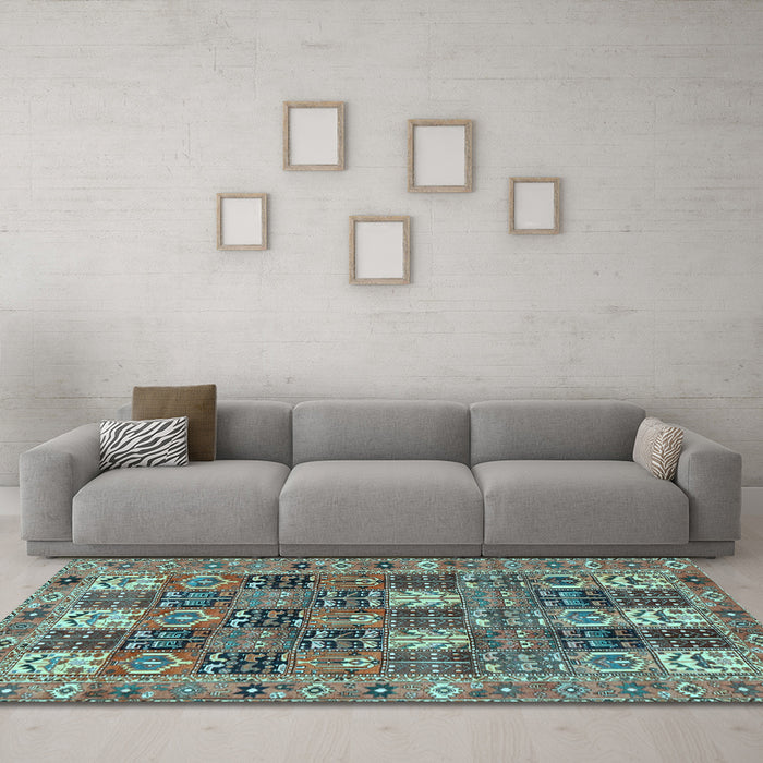 Machine Washable Persian Light Blue Traditional Rug in a Living Room, wshtr4082lblu