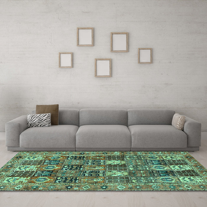 Machine Washable Persian Turquoise Traditional Area Rugs in a Living Room,, wshtr4082turq