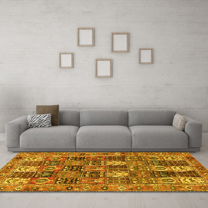 Machine Washable Persian Yellow Traditional Rug in a Living Room, wshtr4082yw