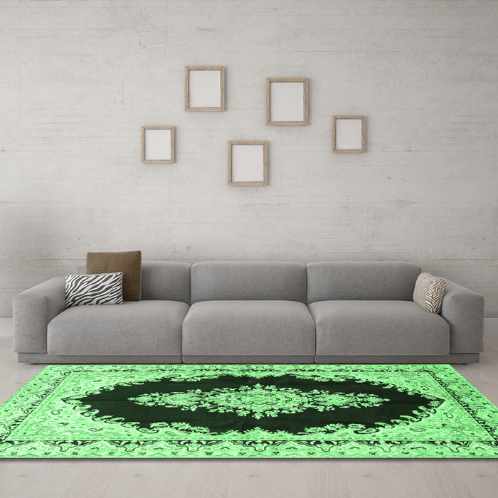 Machine Washable Medallion Emerald Green Traditional Area Rugs in a Living Room,, wshtr4085emgrn