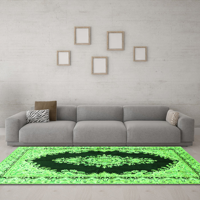Machine Washable Medallion Green Traditional Area Rugs in a Living Room,, wshtr4085grn