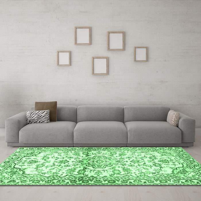 Machine Washable Persian Emerald Green Traditional Area Rugs in a Living Room,, wshtr4087emgrn