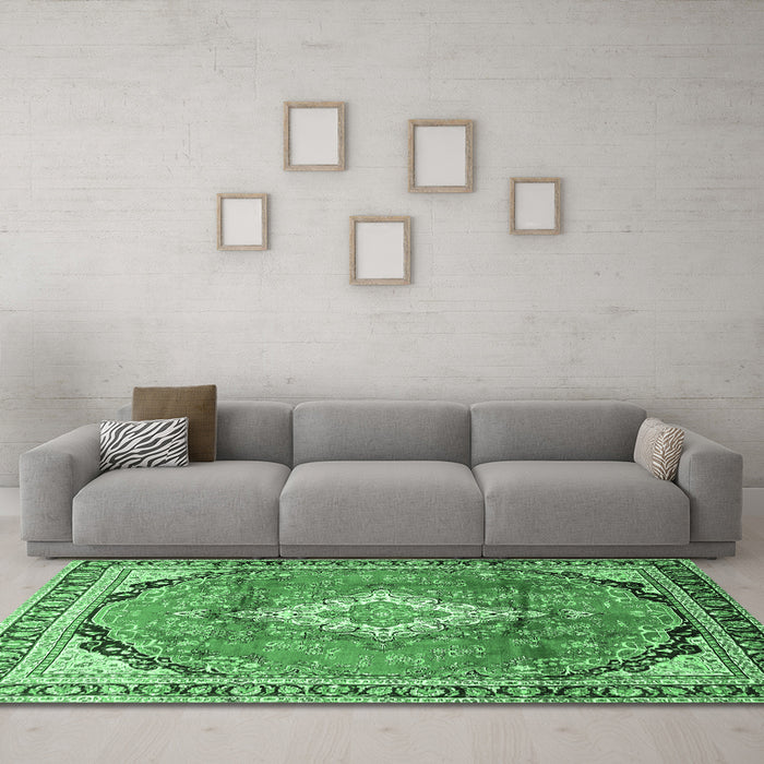 Machine Washable Medallion Emerald Green Traditional Area Rugs in a Living Room,, wshtr408emgrn