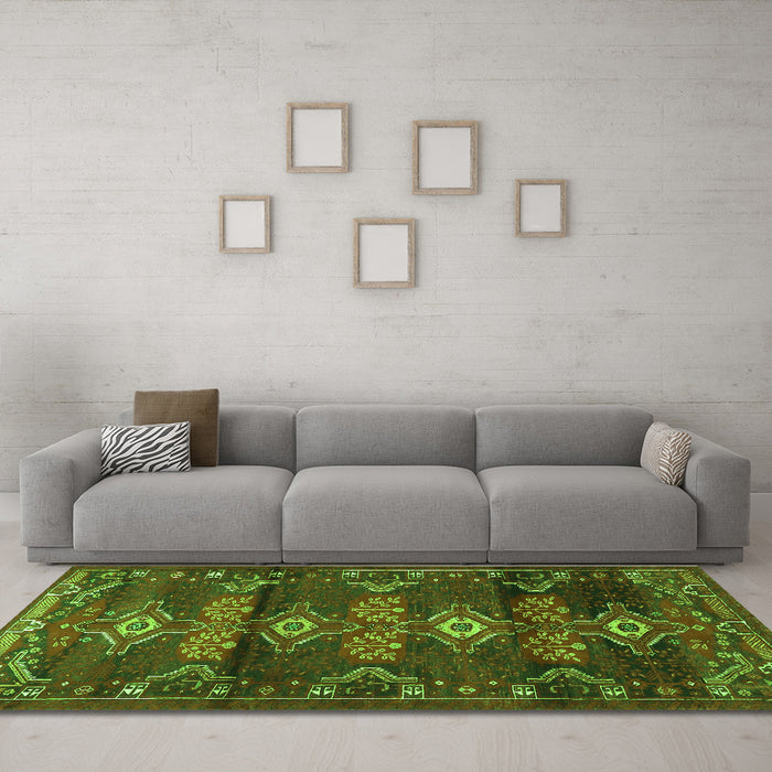 Machine Washable Persian Green Traditional Area Rugs in a Living Room,, wshtr4091grn