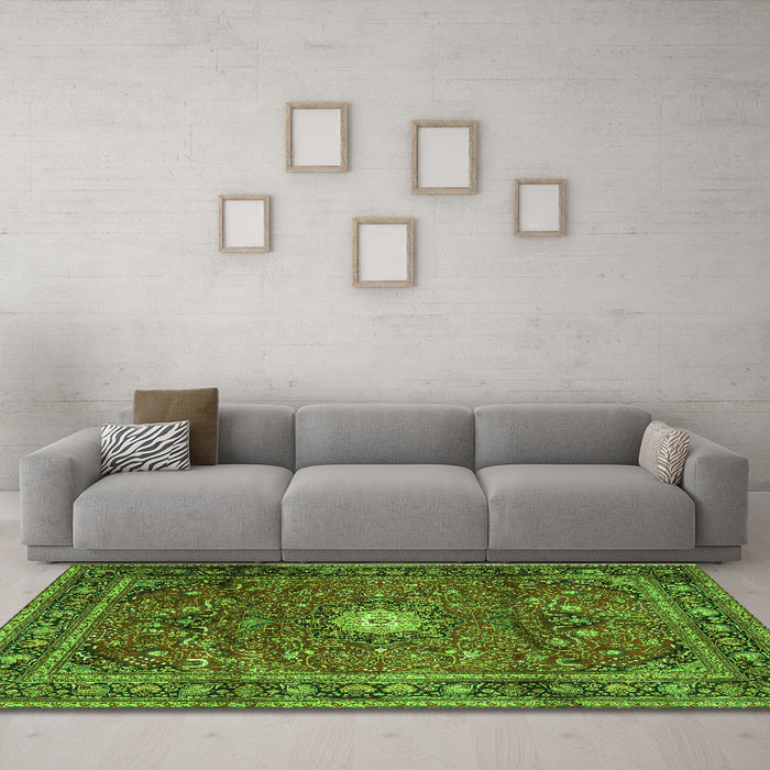 Machine Washable Persian Green Traditional Area Rugs in a Living Room,, wshtr4093grn