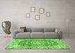 Machine Washable Persian Green Traditional Area Rugs in a Living Room,, wshtr4095grn