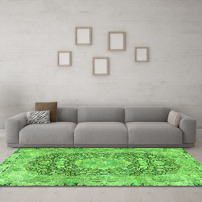 Machine Washable Persian Green Traditional Area Rugs in a Living Room,, wshtr4095grn