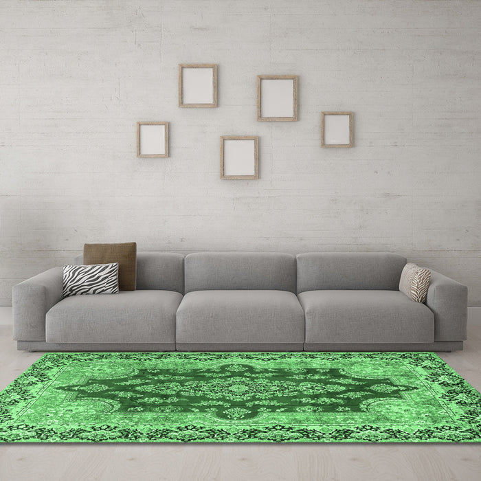 Machine Washable Persian Emerald Green Traditional Area Rugs in a Living Room,, wshtr4096emgrn