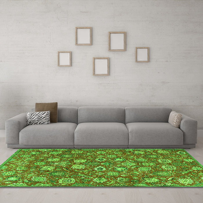 Machine Washable Persian Green Traditional Area Rugs in a Living Room,, wshtr4098grn