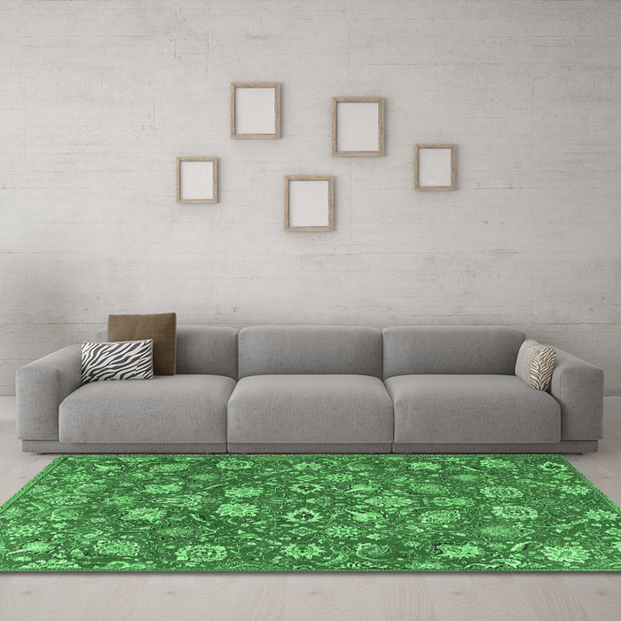 Machine Washable Persian Emerald Green Traditional Area Rugs in a Living Room,, wshtr4098emgrn