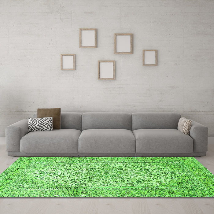 Machine Washable Persian Green Traditional Area Rugs in a Living Room,, wshtr409grn