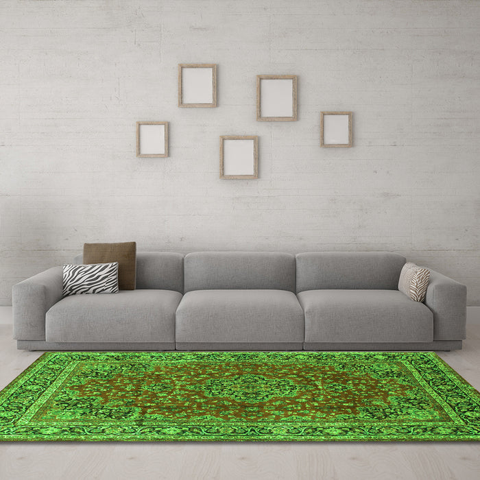 Machine Washable Medallion Green Traditional Area Rugs in a Living Room,, wshtr40grn