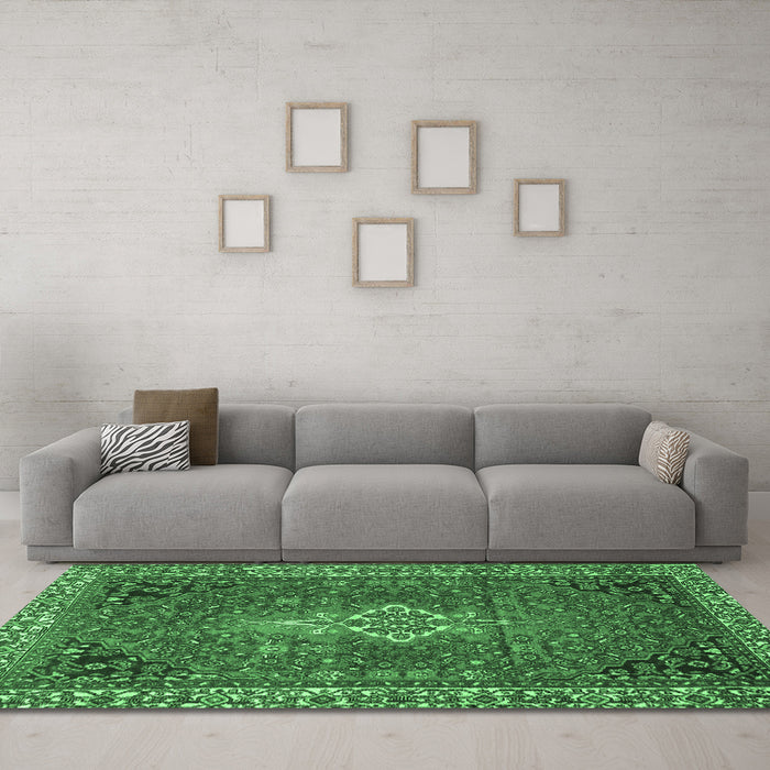 Machine Washable Persian Emerald Green Traditional Area Rugs in a Living Room,, wshtr4100emgrn