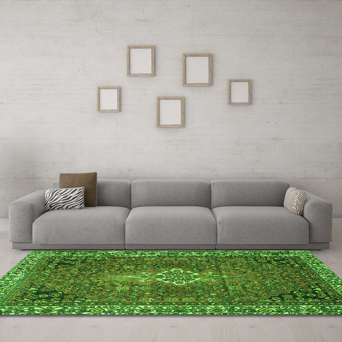 Machine Washable Persian Green Traditional Area Rugs in a Living Room,, wshtr4100grn