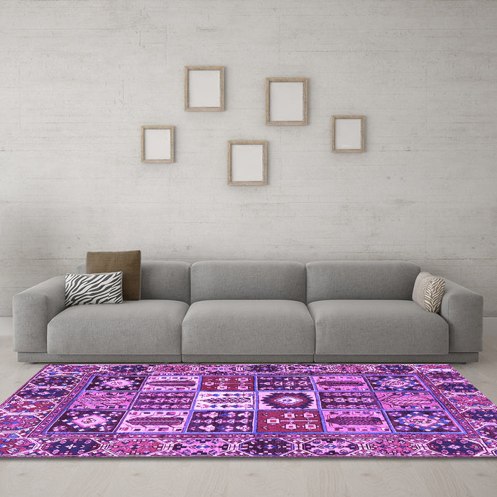 Machine Washable Persian Purple Traditional Area Rugs in a Living Room, wshtr4102pur