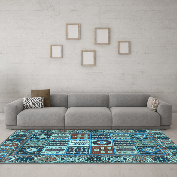 Machine Washable Persian Light Blue Traditional Rug in a Living Room, wshtr4102lblu