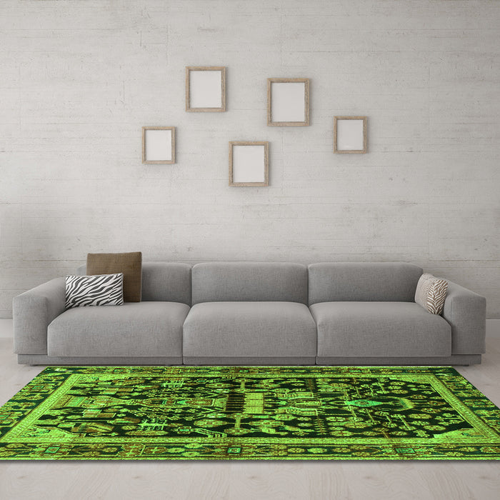 Machine Washable Persian Green Traditional Area Rugs in a Living Room,, wshtr4103grn