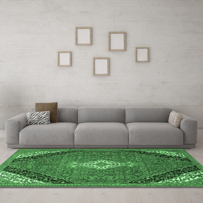 Machine Washable Medallion Emerald Green Traditional Area Rugs in a Living Room,, wshtr4104emgrn