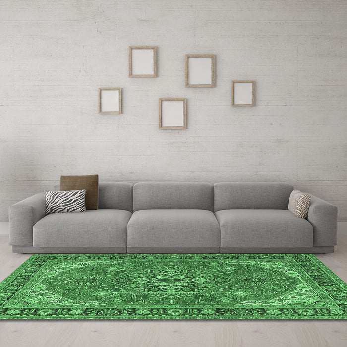 Machine Washable Medallion Emerald Green Traditional Area Rugs in a Living Room,, wshtr4105emgrn