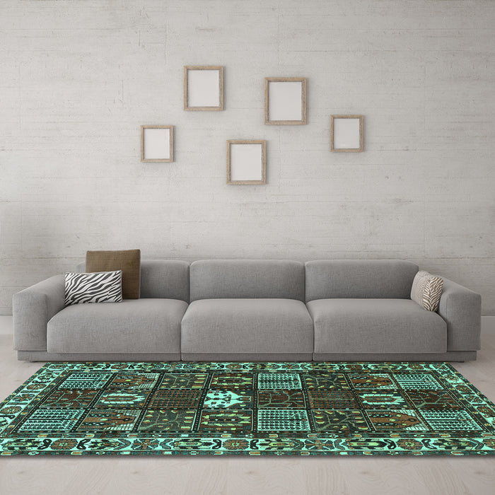 Machine Washable Persian Turquoise Traditional Area Rugs in a Living Room,, wshtr4106turq