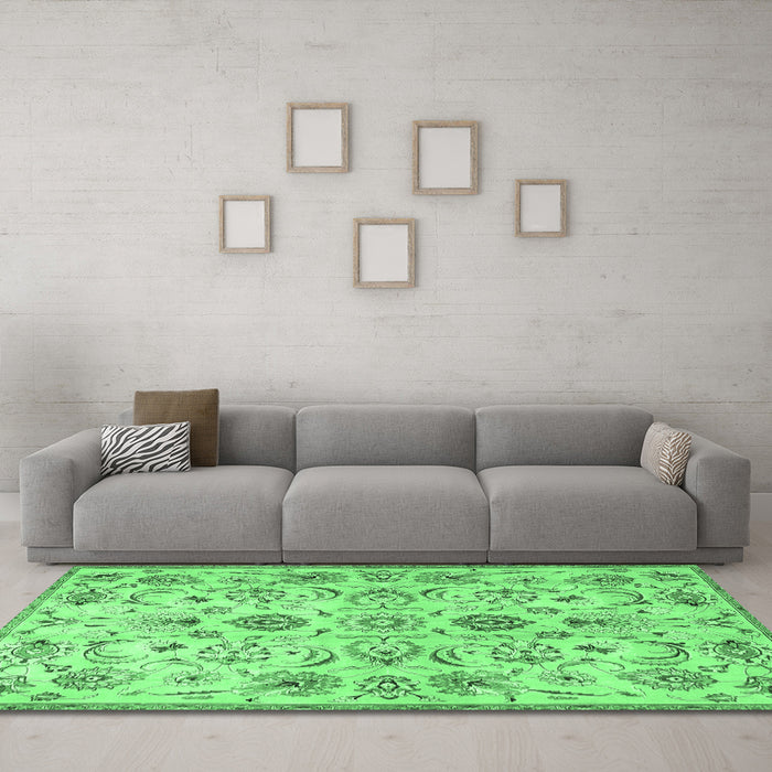 Machine Washable Persian Emerald Green Traditional Area Rugs in a Living Room,, wshtr4107emgrn