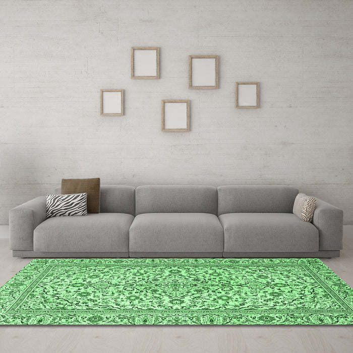 Machine Washable Persian Emerald Green Traditional Area Rugs in a Living Room,, wshtr4109emgrn