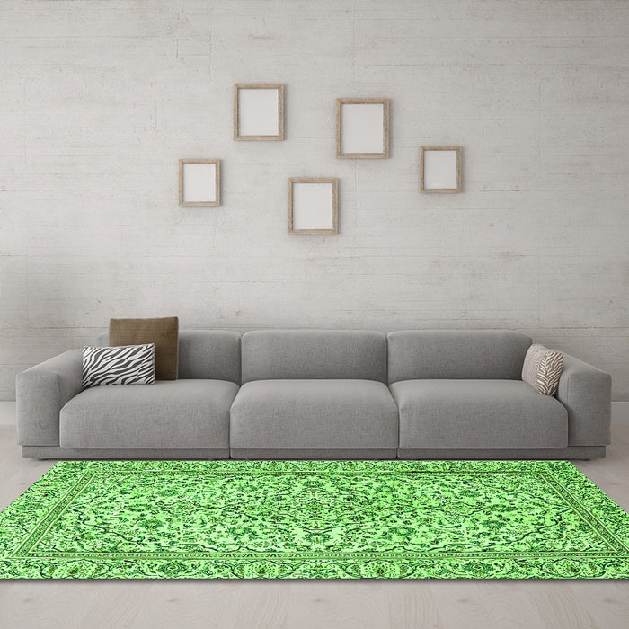 Machine Washable Persian Green Traditional Area Rugs in a Living Room,, wshtr4109grn