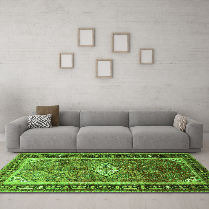 Machine Washable Persian Green Traditional Area Rugs in a Living Room,, wshtr410grn