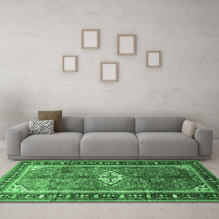 Machine Washable Persian Emerald Green Traditional Area Rugs in a Living Room,, wshtr410emgrn