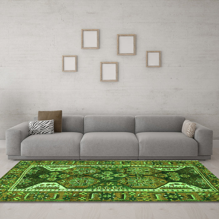 Machine Washable Persian Green Traditional Area Rugs in a Living Room,, wshtr4110grn