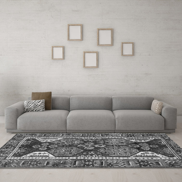 Machine Washable Persian Gray Traditional Rug in a Living Room,, wshtr4110gry