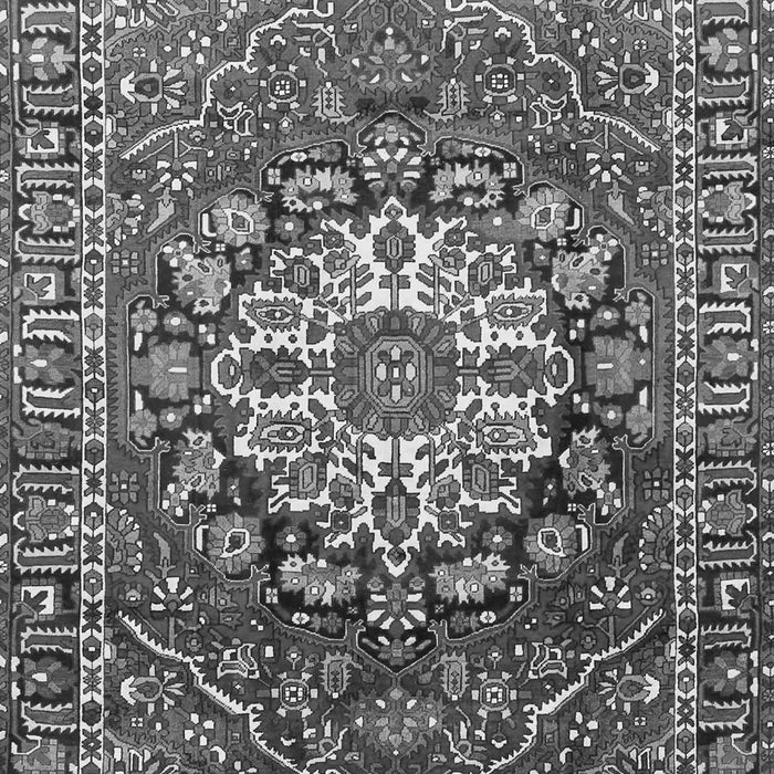 Serging Thickness of Machine Washable Persian Gray Traditional Rug, wshtr4113gry
