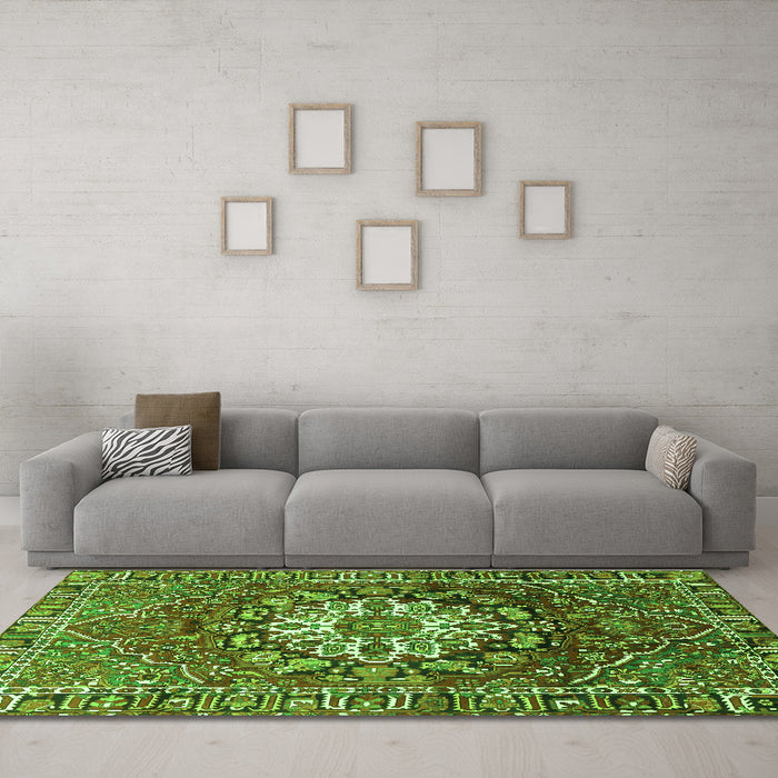 Machine Washable Persian Green Traditional Area Rugs in a Living Room,, wshtr4113grn