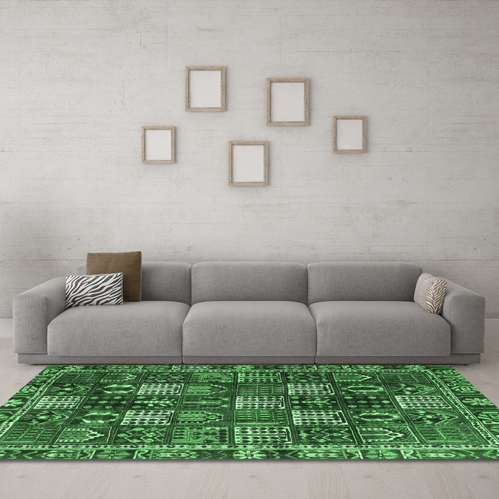 Machine Washable Persian Emerald Green Traditional Area Rugs in a Living Room,, wshtr4114emgrn