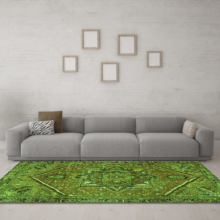 Machine Washable Persian Green Traditional Area Rugs in a Living Room,, wshtr4115grn