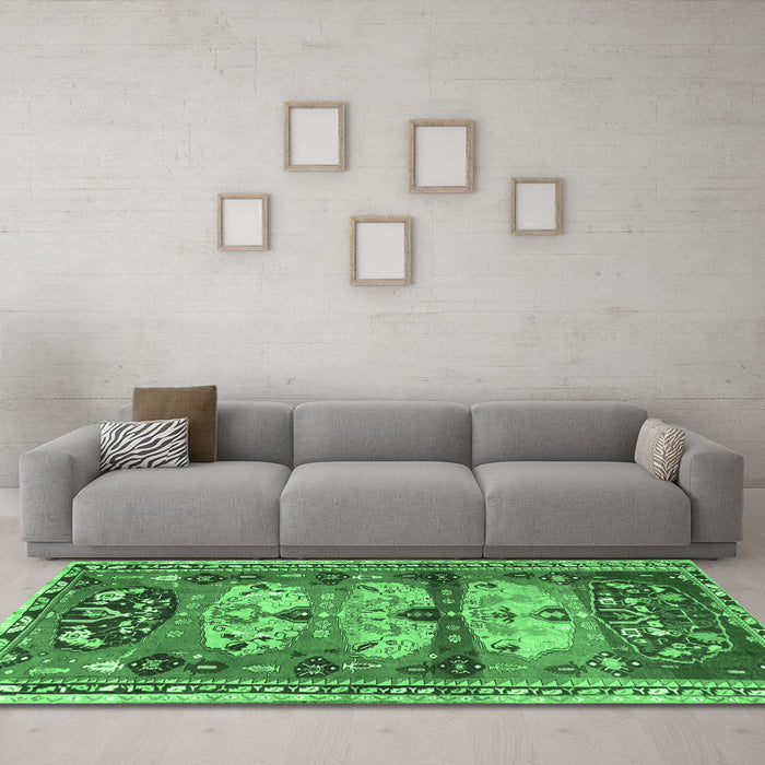 Machine Washable Persian Emerald Green Traditional Area Rugs in a Living Room,, wshtr4116emgrn