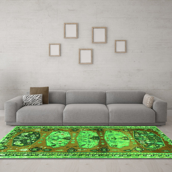 Machine Washable Persian Green Traditional Area Rugs in a Living Room,, wshtr4116grn