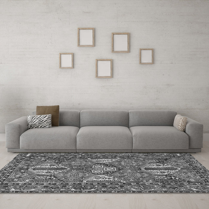 Machine Washable Persian Gray Traditional Rug in a Living Room,, wshtr4117gry
